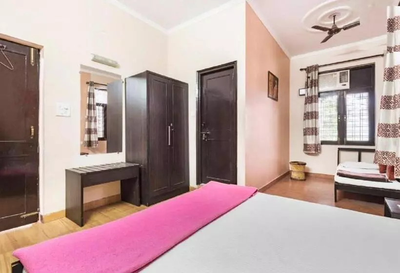 تختخواب و صبحانه Amraai Homestay