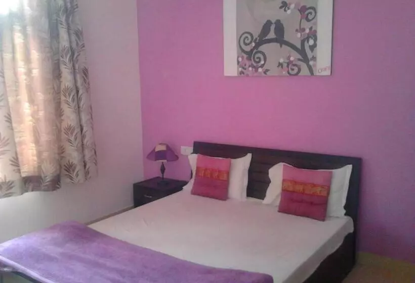 تختخواب و صبحانه Amraai Homestay