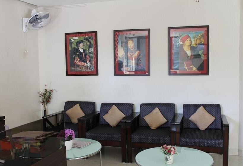 Отель Dibrugarh Club House