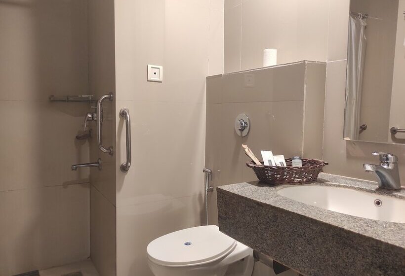 Отель Dibrugarh Club House