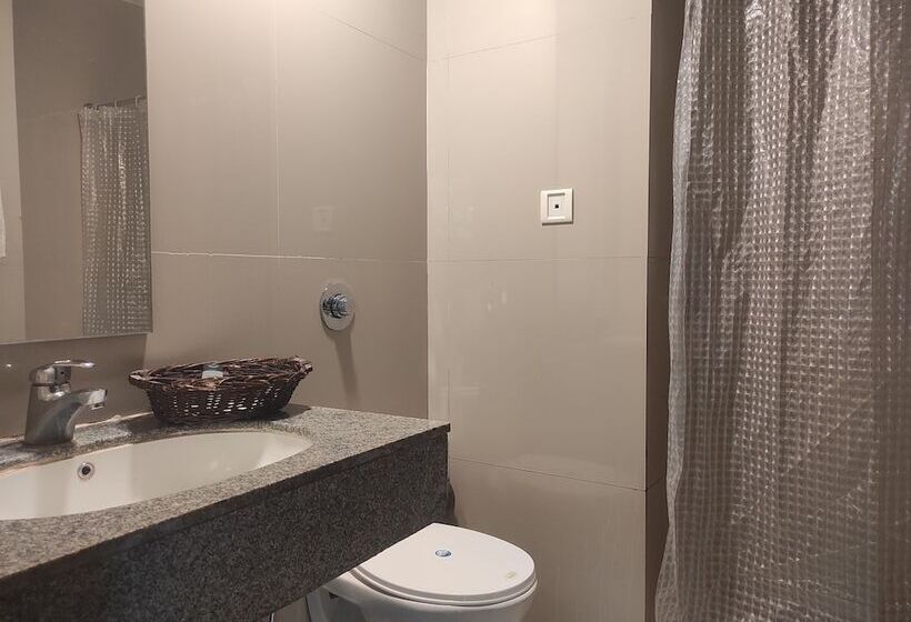 Отель Dibrugarh Club House