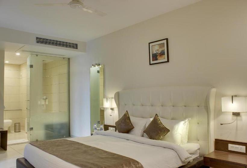 Отель Lake View