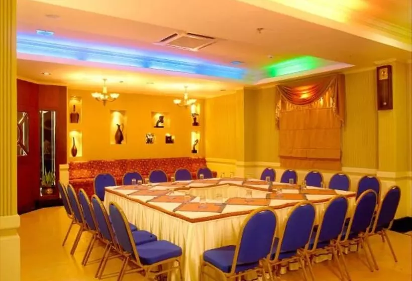 Hôtel Madathil Regency
