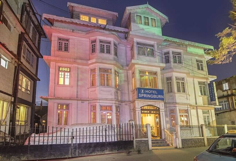 Hotel Muscatel Spring Burn   100 Mts From Mall Road