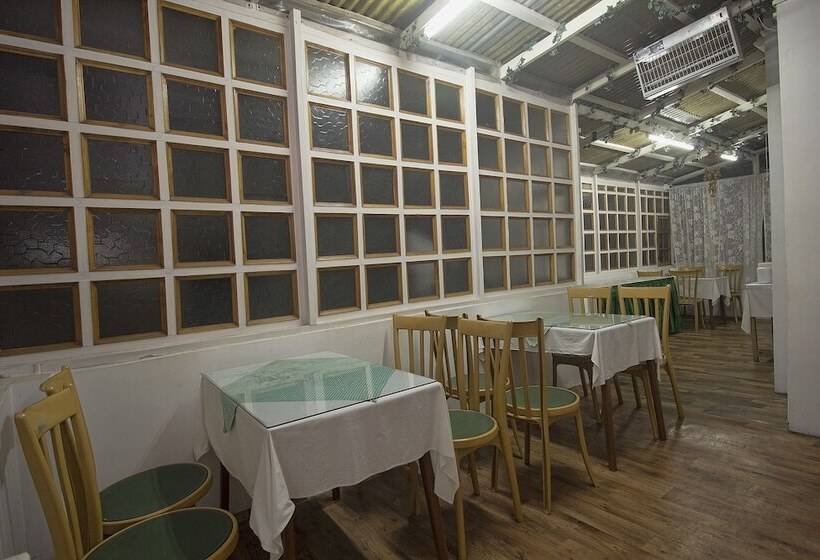 Hotel Muscatel Spring Burn   100 Mts From Mall Road