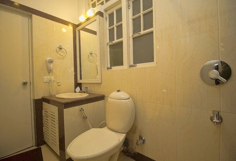 Hotel Muscatel Spring Burn   100 Mts From Mall Road