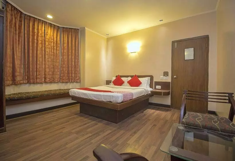 هتل Muscatel Spring Burn   100 Mts From Mall Road