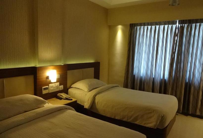 هتل Ragavendra Residency