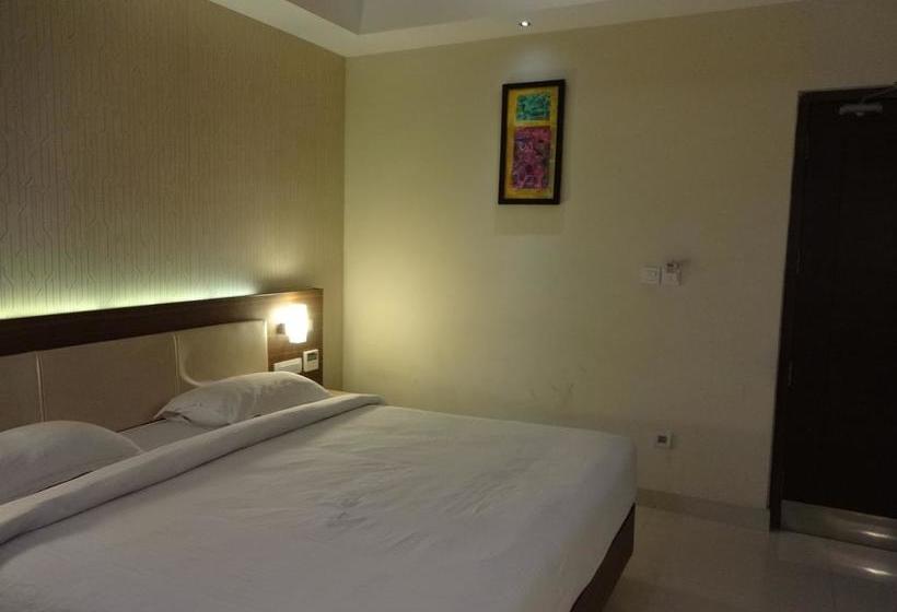 هتل Ragavendra Residency