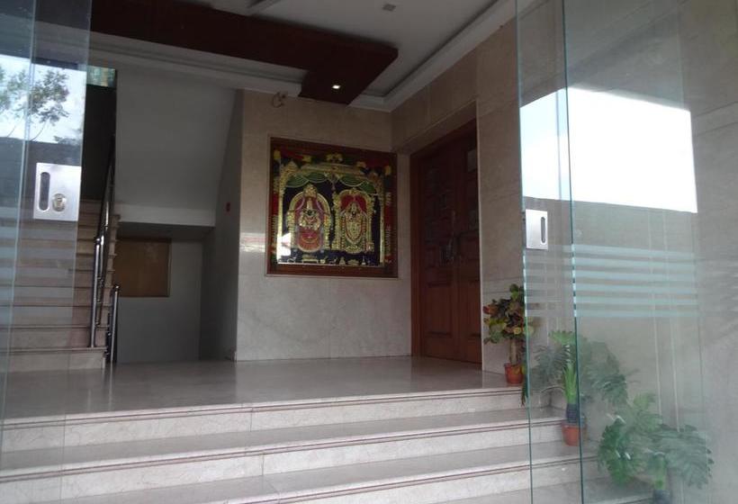 هتل Ragavendra Residency