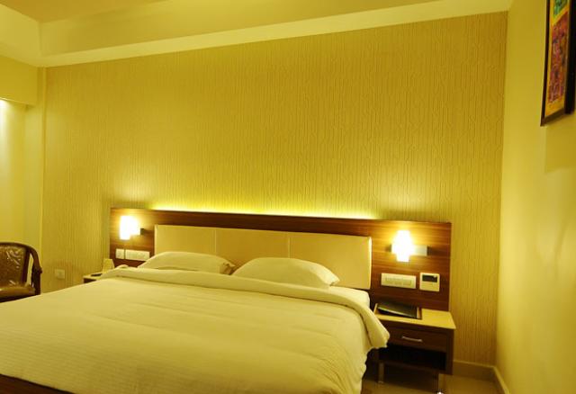 هتل Ragavendra Residency