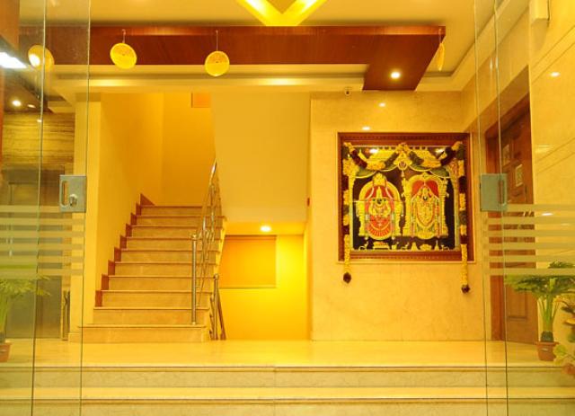 هتل Ragavendra Residency