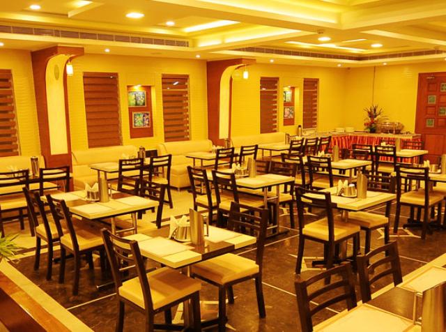 هتل Ragavendra Residency