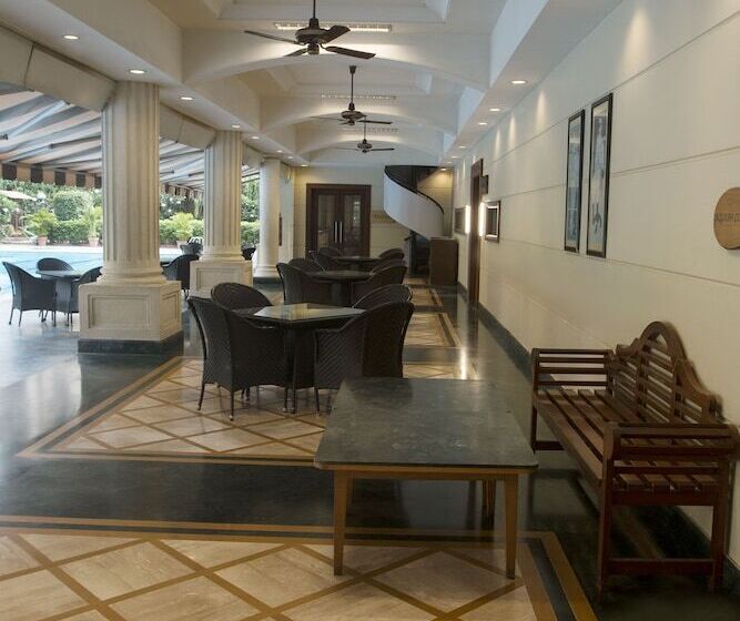 Hotel The Classique Club