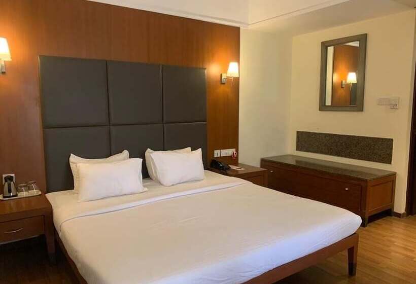 Hotel The Classique Club