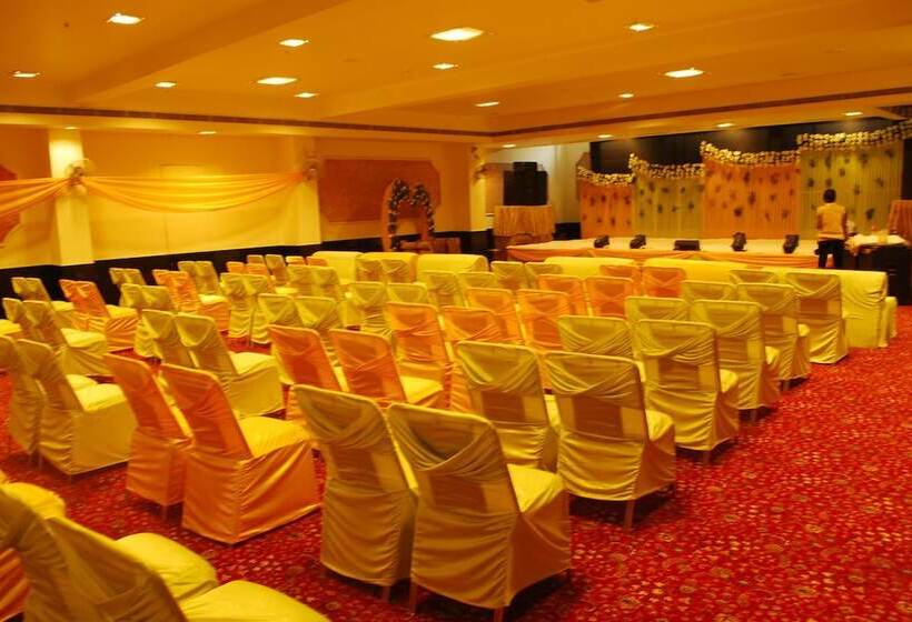 هتل The Grand Chandiram