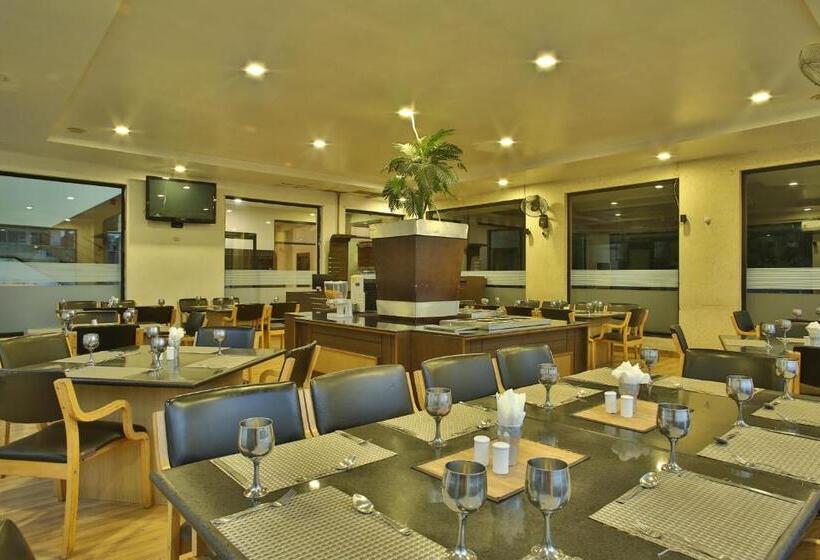 هتل The Grand Chandiram