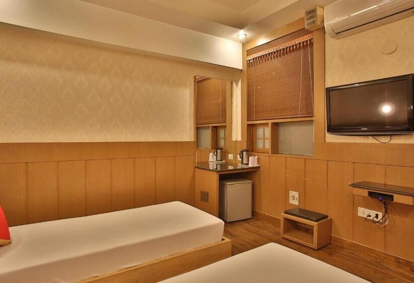 هتل The Grand Chandiram