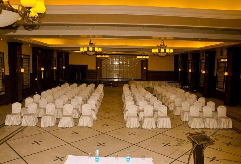 Pramod Convention & Club Resort