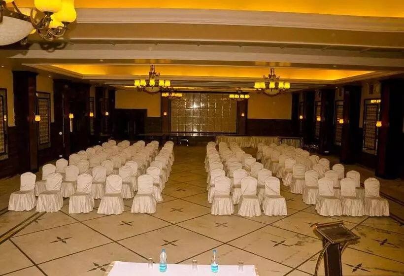 Pramod Convention & Club Resort