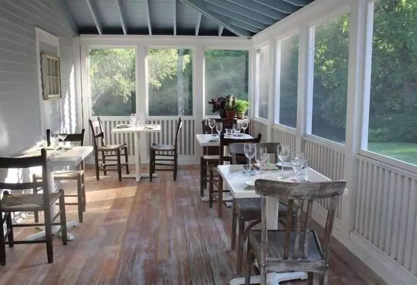 ベッドアンドブレックファースト King Hill Inn & Kitchen