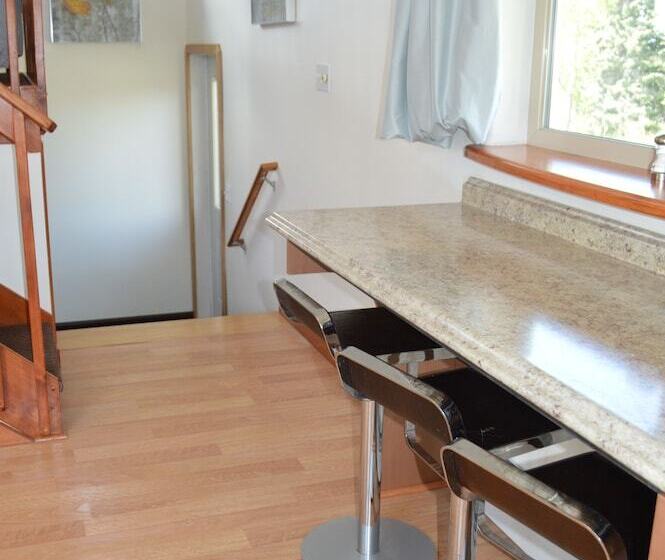 تختخواب و صبحانه Ocean View Inn Kenai