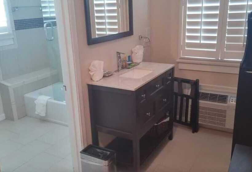 住宿加早餐  Rio Vista Inn & Suites Santa Cruz