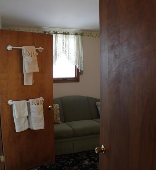 민박 The White Birch Inn