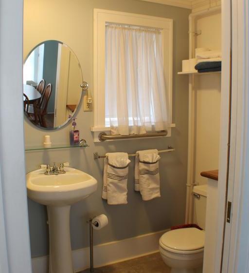 민박 The White Birch Inn