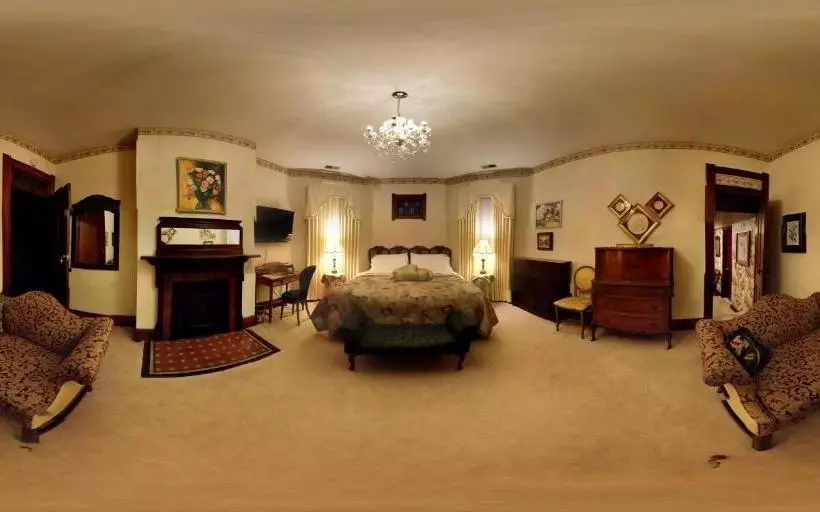 Herrold On Hill Bed And Breakfast