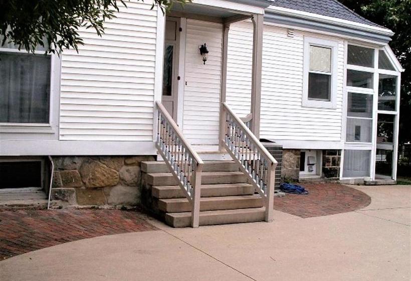 Herrold On Hill Bed And Breakfast