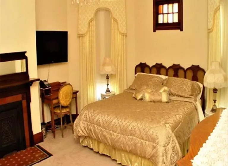 Herrold On Hill Bed And Breakfast