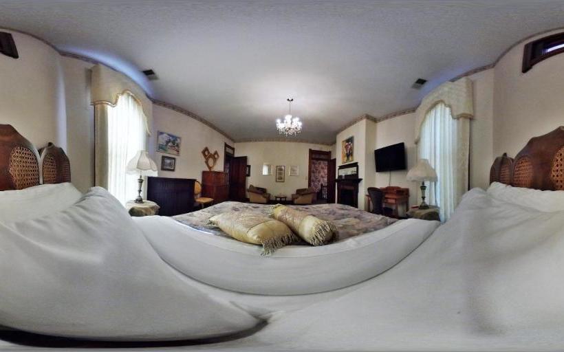 Herrold On Hill Bed And Breakfast