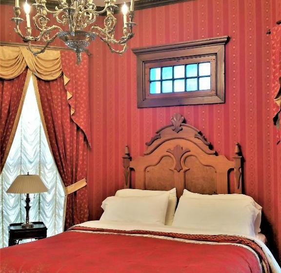 Herrold On Hill Bed And Breakfast