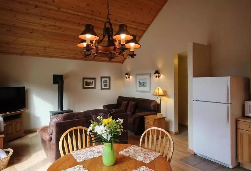Hotelli River's Edge Resort