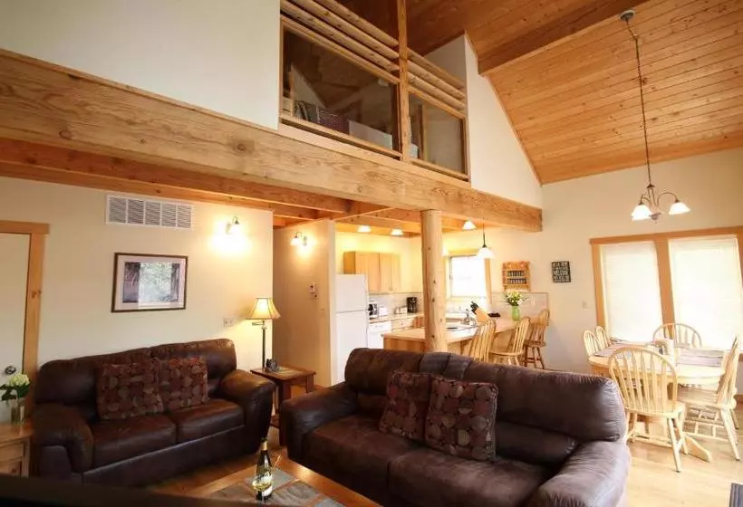 Hotelli River's Edge Resort