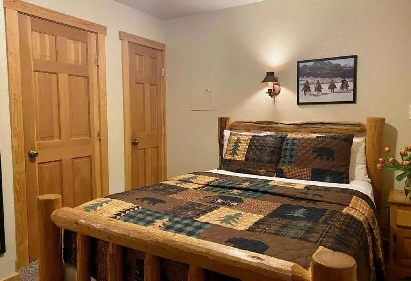 Hotelli River's Edge Resort