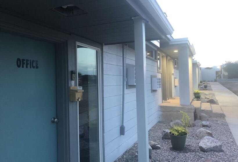 모텔 Blue Sage Inn & Suites