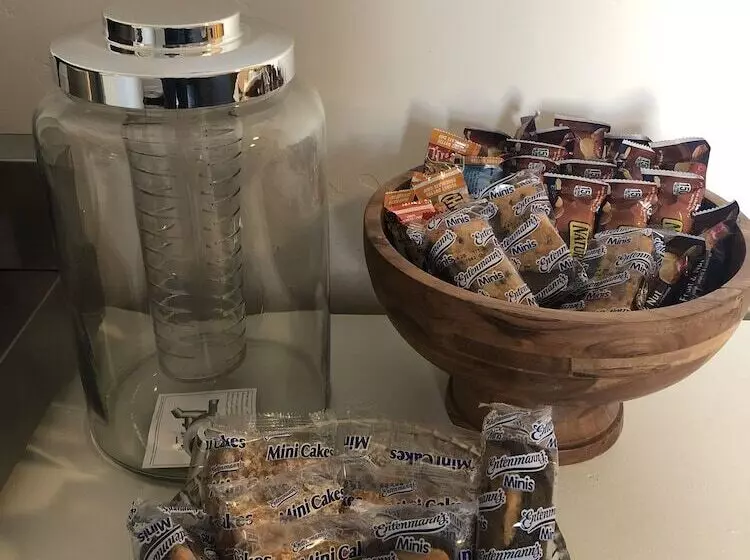 モーテル Blue Sage Inn & Suites