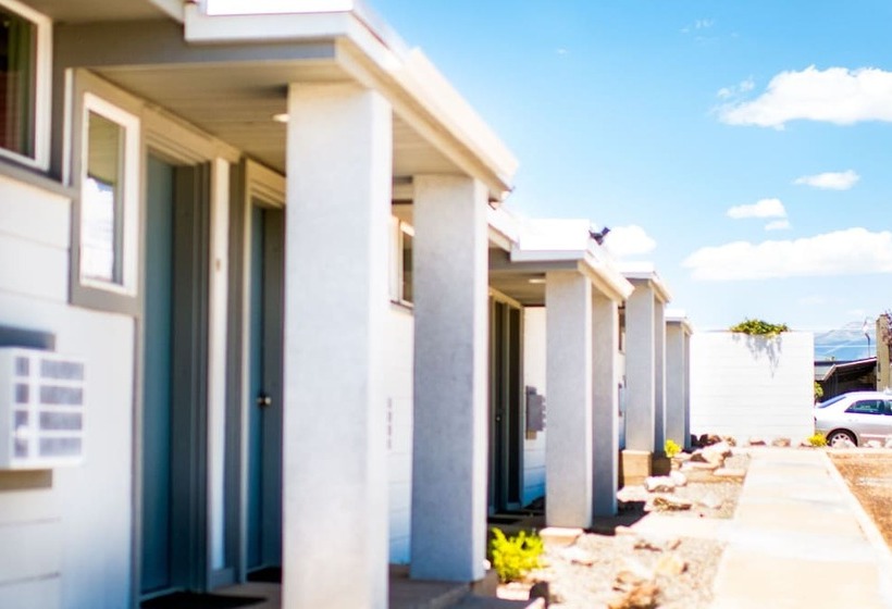 모텔 Blue Sage Inn & Suites