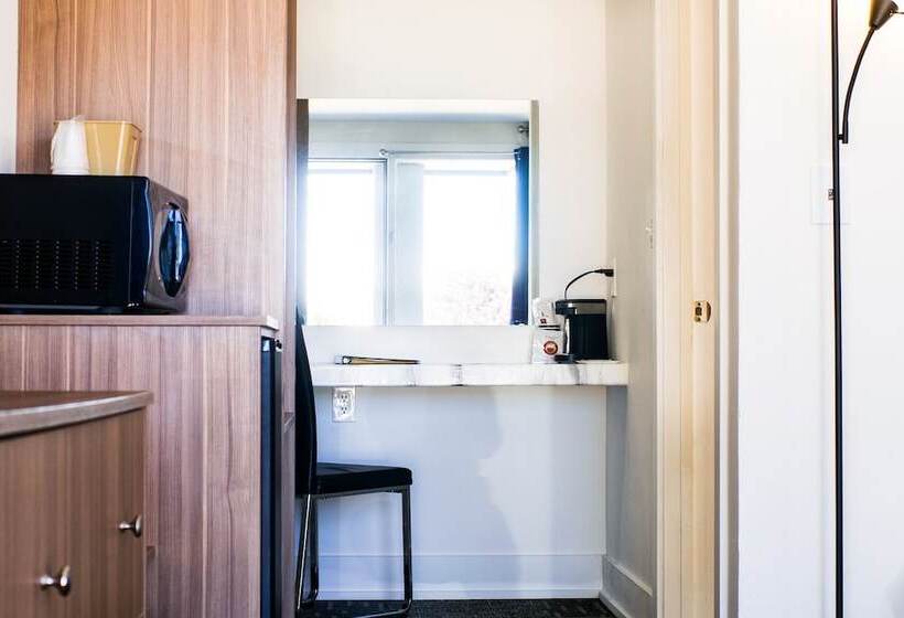 모텔 Blue Sage Inn & Suites