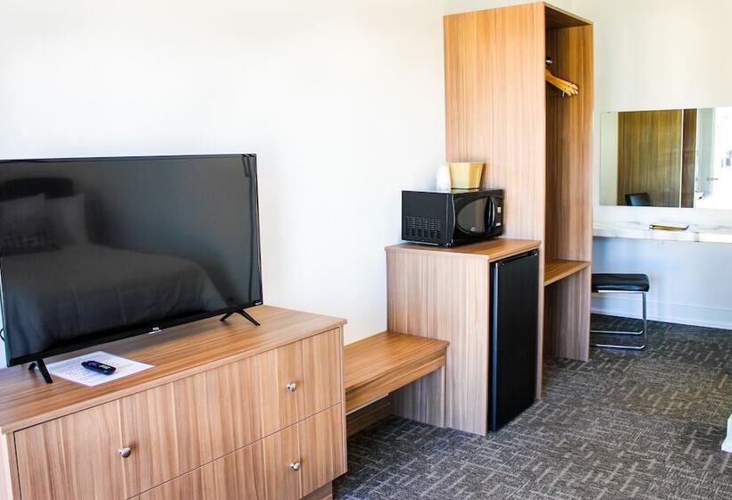 모텔 Blue Sage Inn & Suites