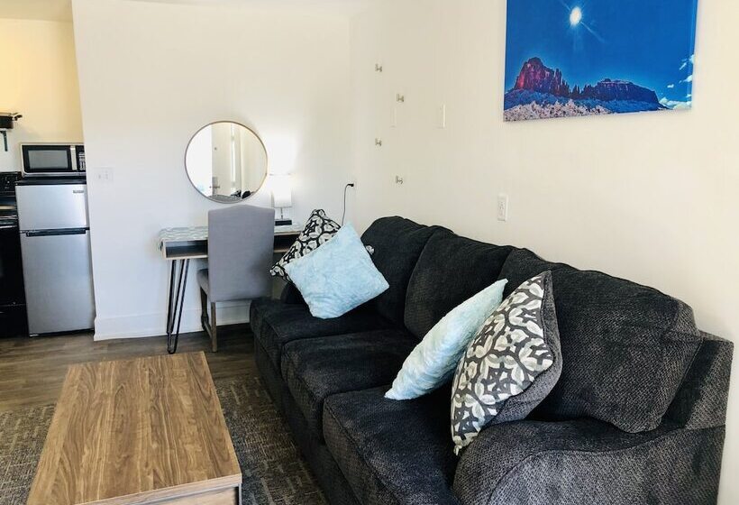 모텔 Blue Sage Inn & Suites