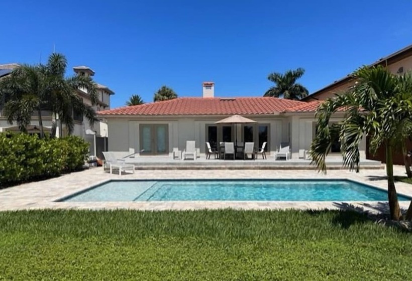 فندق على الطريق Devon Shores