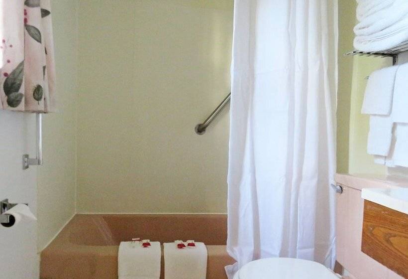 Indianhead Ironwood Motel