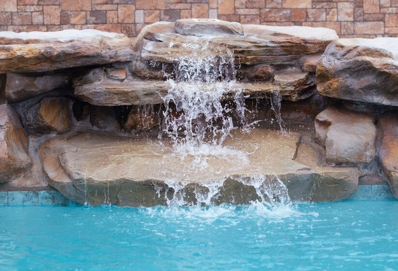 مُتل Tropic Island Resort