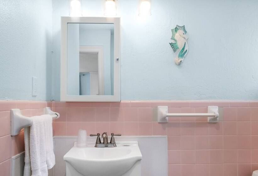 مُتل Tropic Island Resort