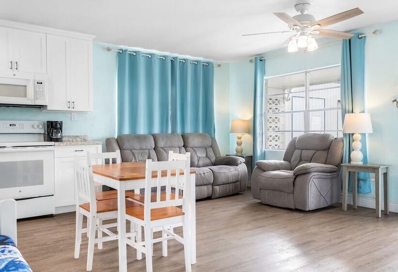 مُتل Tropic Island Resort