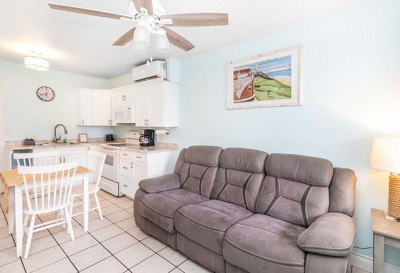 مُتل Tropic Island Resort