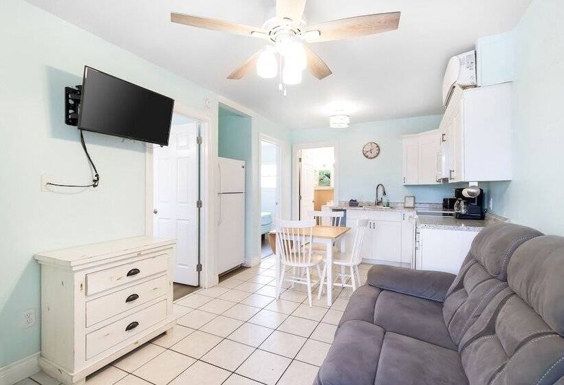 مُتل Tropic Island Resort